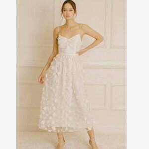 Storia White 3D Daisy Midi Dress NWT